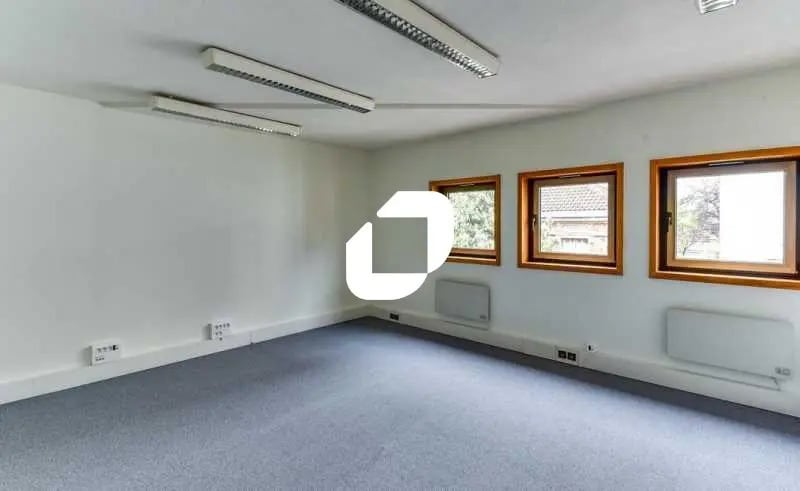 18-20 Rue Pasteur, Le Kremlin-Bicêtre à louer - Photo de l’immeuble – Image 3 sur 23