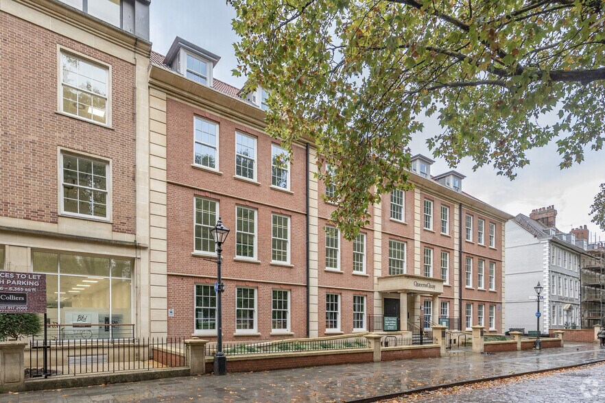 33-35 Queen Sq, Bristol à louer - Photo de l’immeuble – Image 3 sur 3