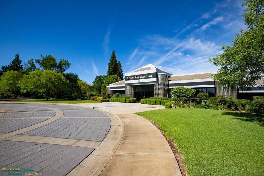 5800 Airport Rd, Redding, CA à louer - Photo de l’immeuble – Image 2 sur 16