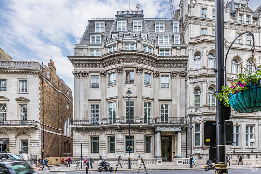 105 Piccadilly, Londres à louer - Photo de l’immeuble – Image 3 sur 12