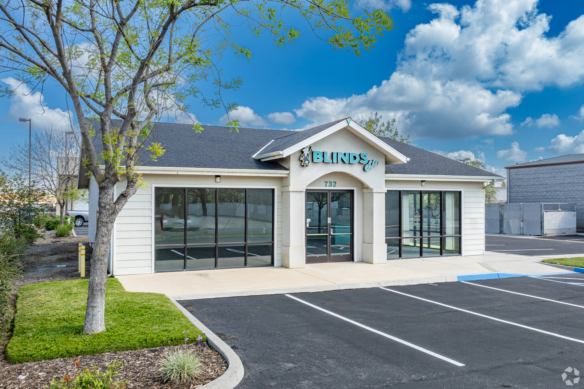 732 Vaughn St, Hanford, CA à louer Photo principale– Image 1 sur 9