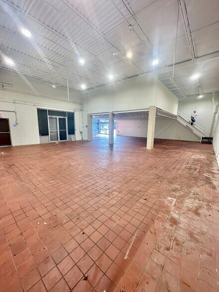 2248 Hylan Blvd, Staten Island, NY à louer - Photo de l’immeuble – Image 3 sur 7