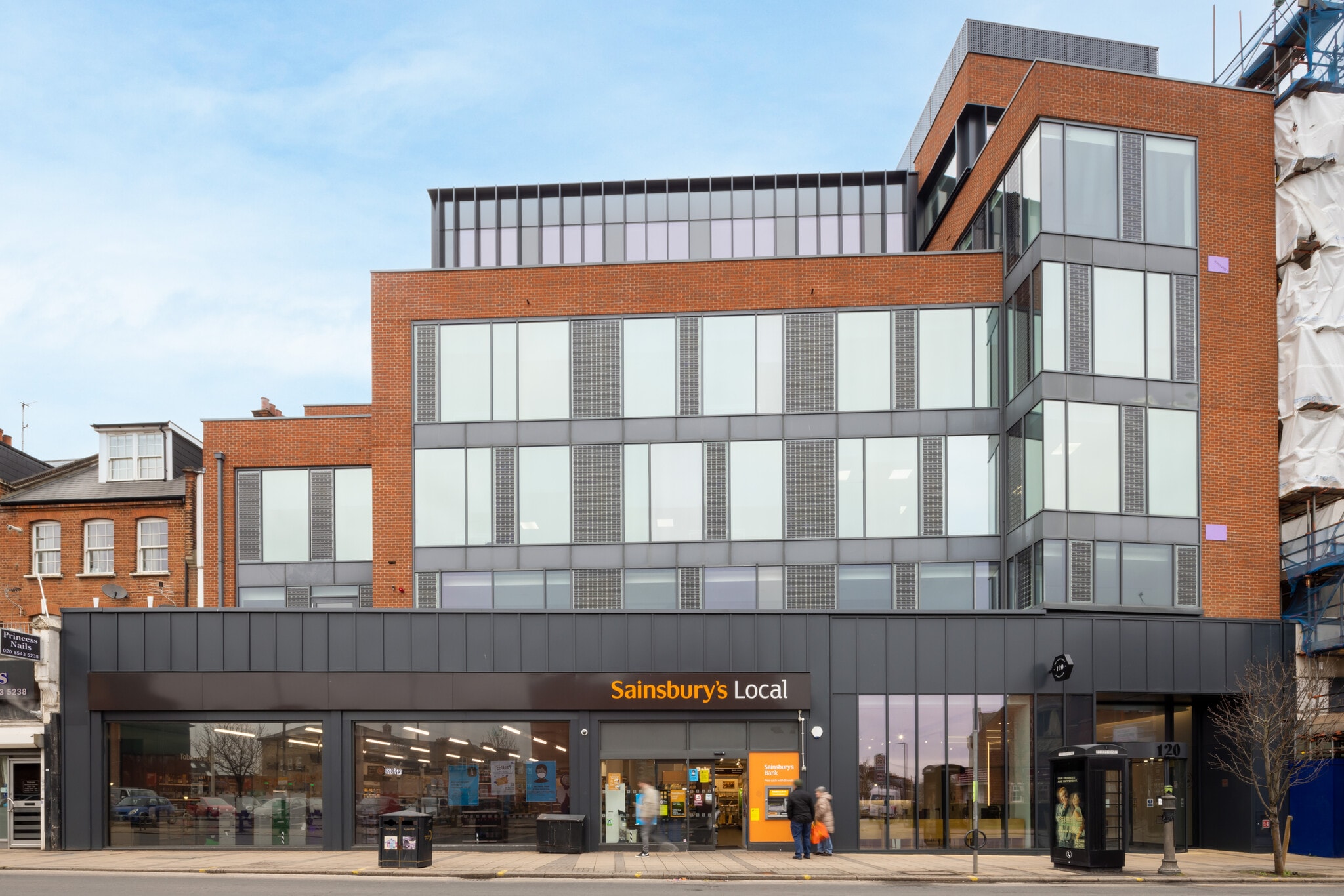 120 The Broadway, Londres à louer Photo principale– Image 1 sur 8