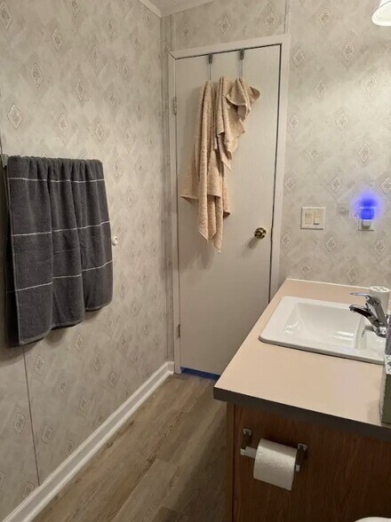 422 Henry St, Stanleytown, VA à vendre - Photo intérieure – Image 3 sur 5