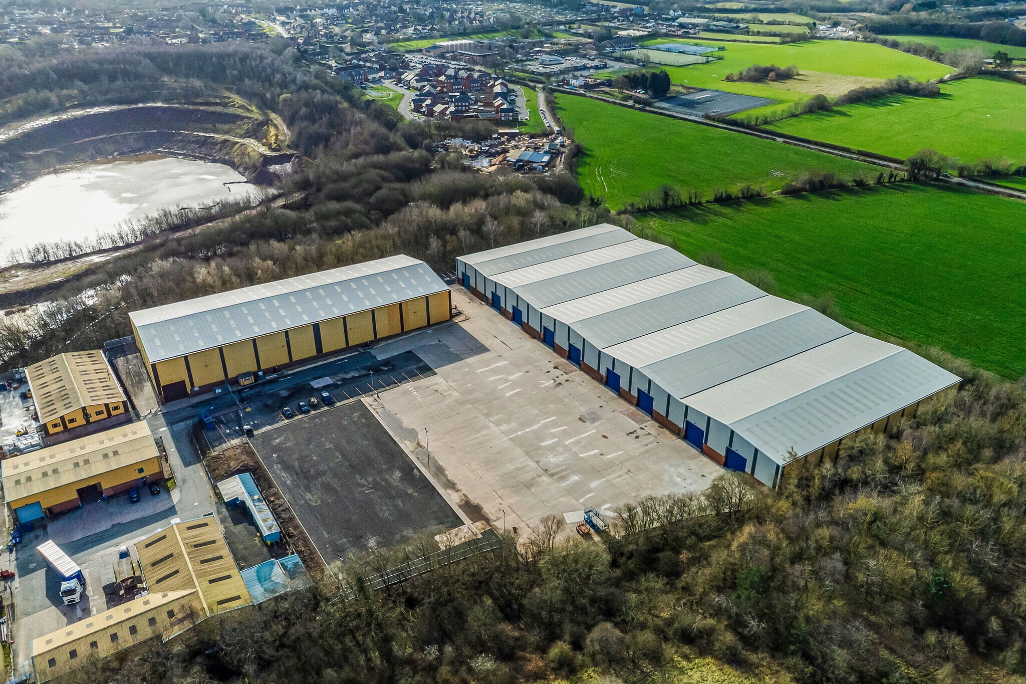 Hawkins Dr, Cannock à louer Photo de l’immeuble– Image 1 sur 10