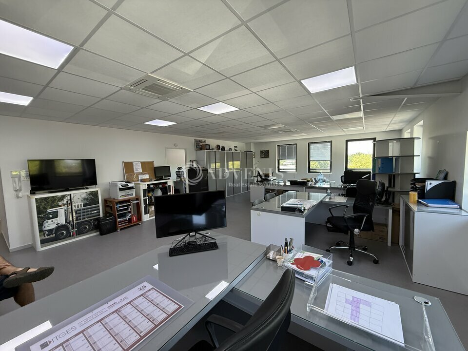 Bureau dans Bussy-Saint-Georges à vendre Photo intérieure– Image 1 sur 8