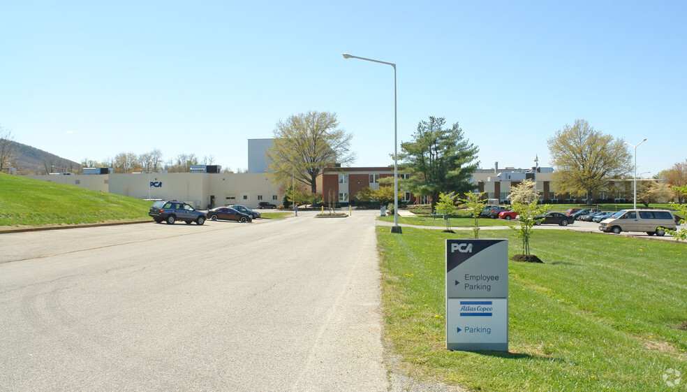7500 Shadwell Dr, Roanoke, VA à louer - Photo de l’immeuble – Image 2 sur 11