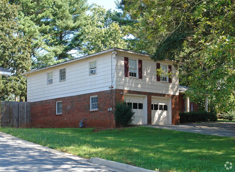 204 Hawkins Store Rd, Kennesaw, GA à vendre - Photo principale – Image 1 sur 6