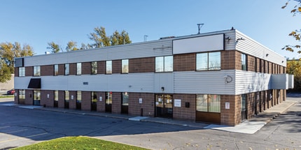 1600 Laperriere Ave, Ottawa, ON à louer Photo intérieure– Image 2 sur 6