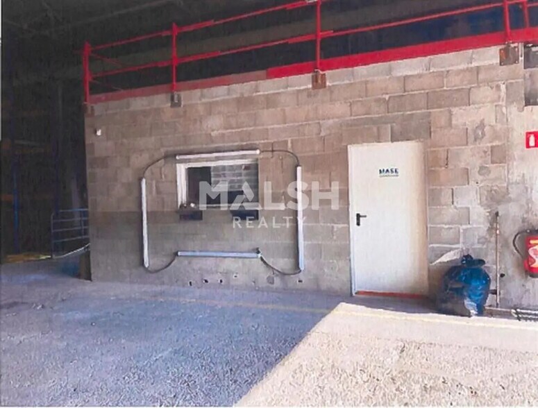 Local d’activités dans Chassieu à louer - Photo de l’immeuble – Image 3 sur 5