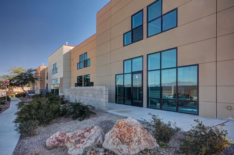 3355 Clayton St, North Las Vegas, NV à louer Photo principale– Image 1 sur 77