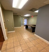 9100 Ogden Ave, Brookfield, IL à louer Photo intérieure– Image 2 sur 8