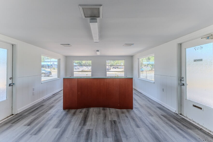 601 S Us-41, Inverness, FL à vendre - Hall d’entrée – Image 3 sur 22