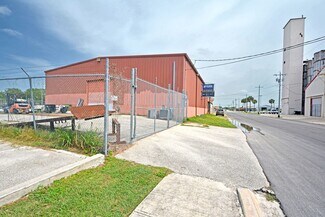 Plus de détails pour 1124-1126 N Bowie St, Seguin, TX - Industriel/Logistique à vendre