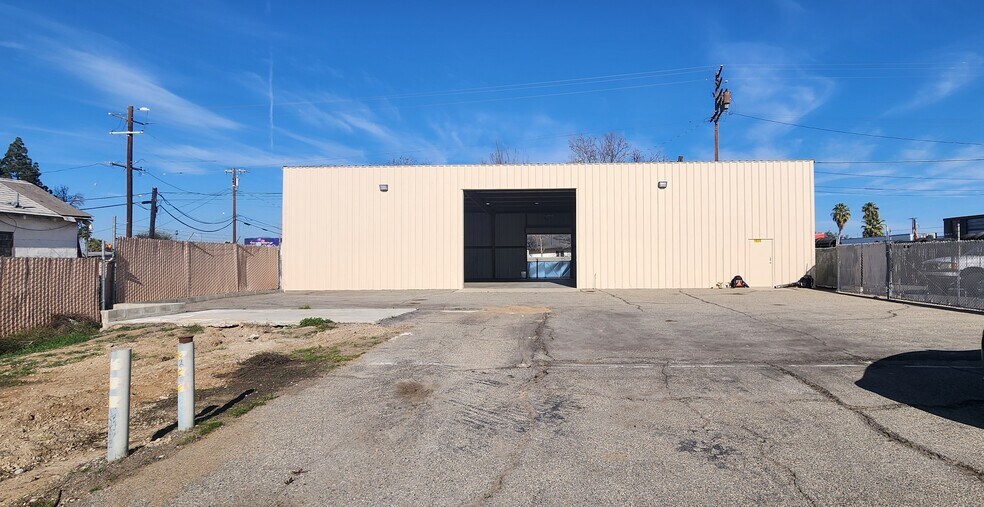 1841 Olive Ave, Fresno, CA à louer - Photo principale – Image 1 sur 2