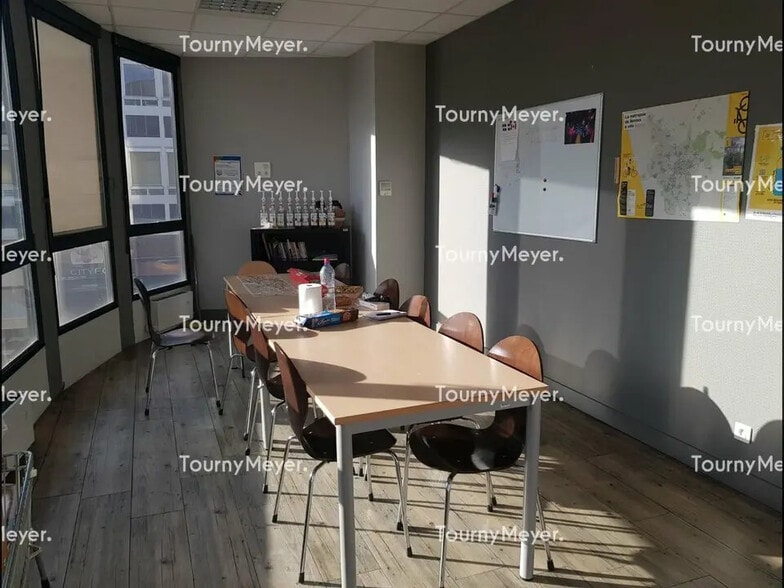 Bureau dans Rennes à louer - Photo de l’immeuble – Image 1 sur 5