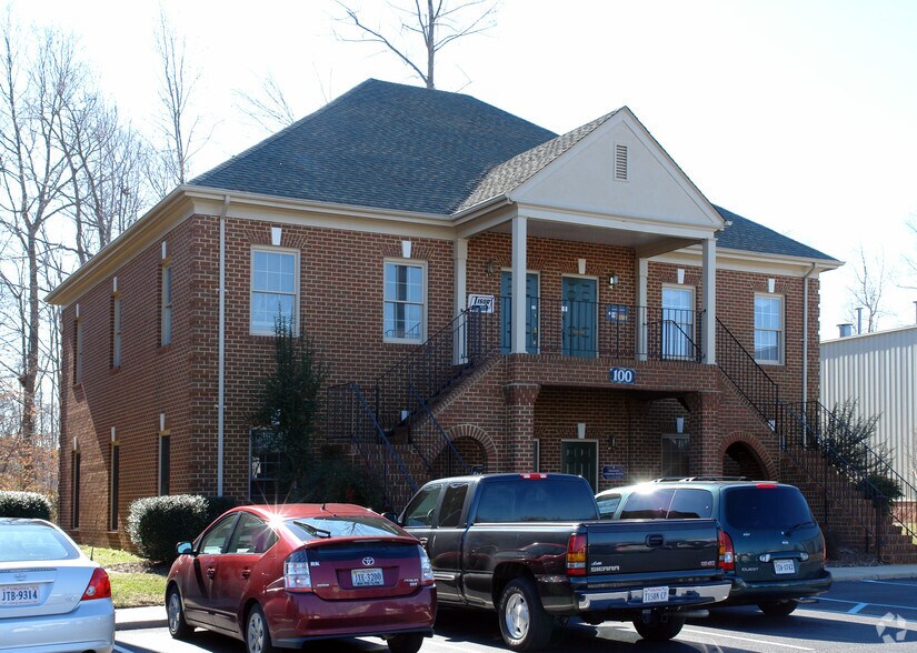 780 Pilot House Dr, Newport News, VA à vendre - Photo de l’immeuble – Image 3 sur 23