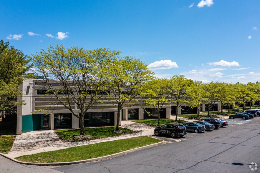 400 Apgar Dr, Somerset, NJ à louer - Photo principale – Image 1 sur 8