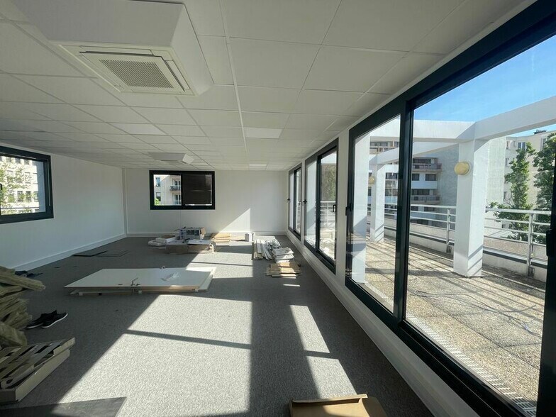 Bureau dans Clichy à vendre - Photo intérieure – Image 2 sur 12