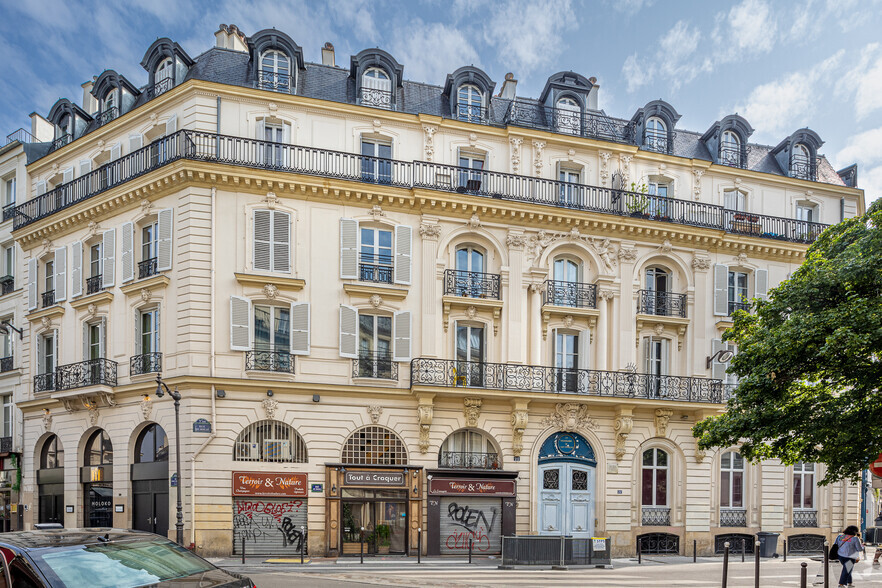 22 Rue De Douai, Paris à louer - Photo de l’immeuble – Image 2 sur 4