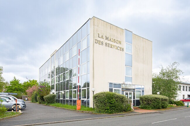 Plus de détails pour 11 Avenue Des 2 Lacs, Villejust - Bureau à louer