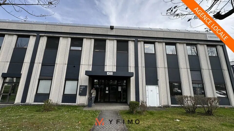 Local d’activités dans Cergy à louer - Photo de l’immeuble – Image 1 sur 7