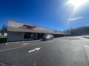 198 Pocahontas Trl, White Sulphur Springs, WV à louer Photo de l’immeuble– Image 1 sur 5