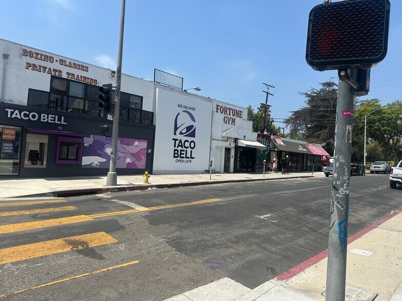 7801 Melrose Ave, Los Angeles, CA à louer - Photo de l’immeuble – Image 2 sur 10
