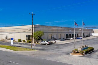Plus de détails pour 3331-3347 N Panam Expy, San Antonio, TX - Industriel/Logistique à louer