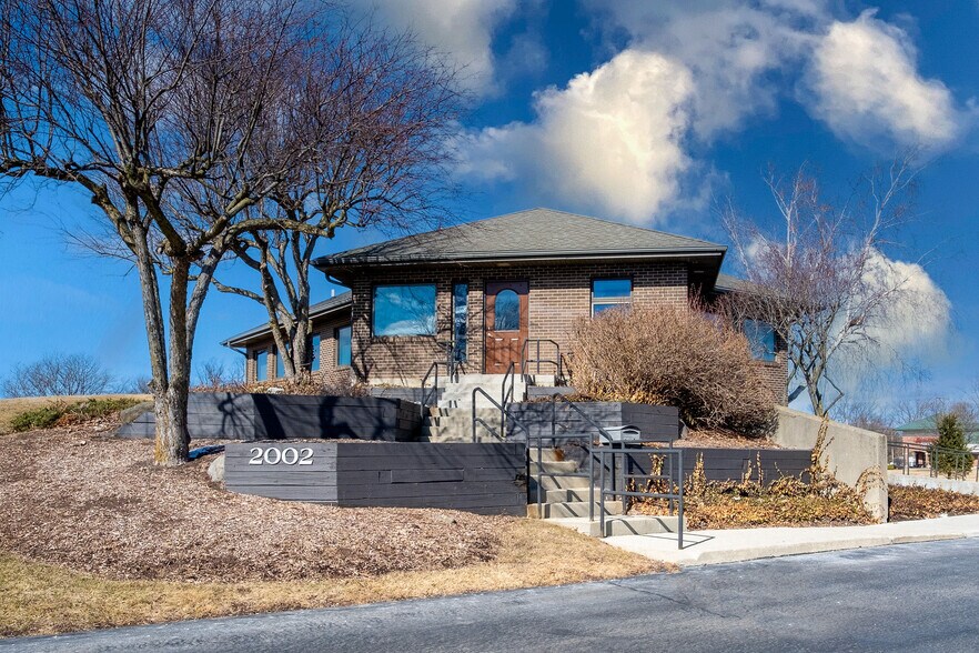 2002 Holian Dr, Spring Grove, IL à louer - Photo principale – Image 1 sur 2