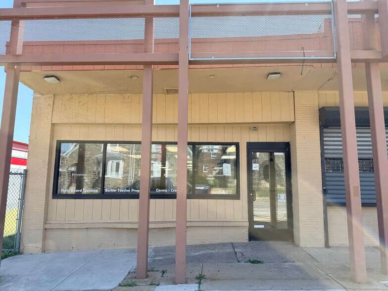 1424 E Washington Ln, Philadelphia, PA à louer - Photo principale – Image 1 sur 1