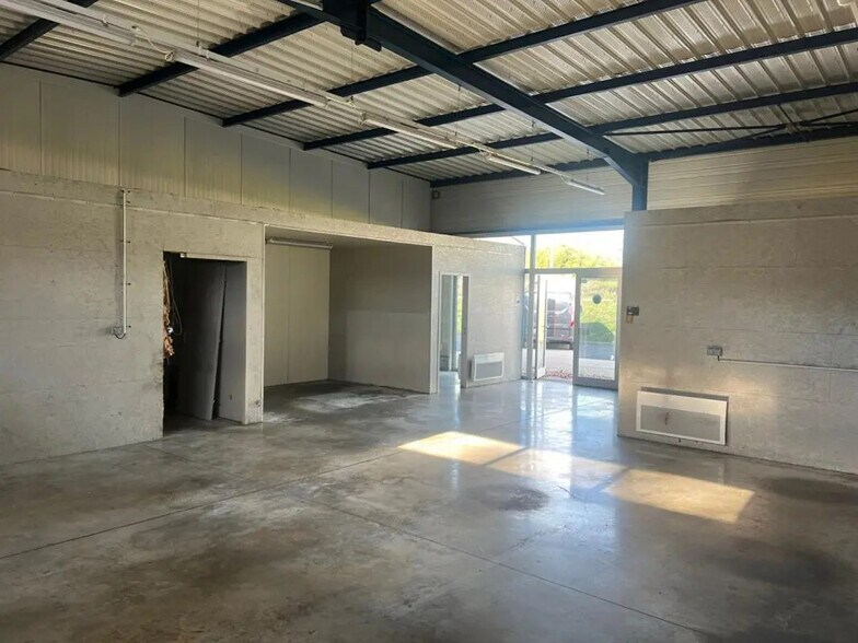 Local d’activités dans Valdahon à louer - Photo intérieure – Image 2 sur 3