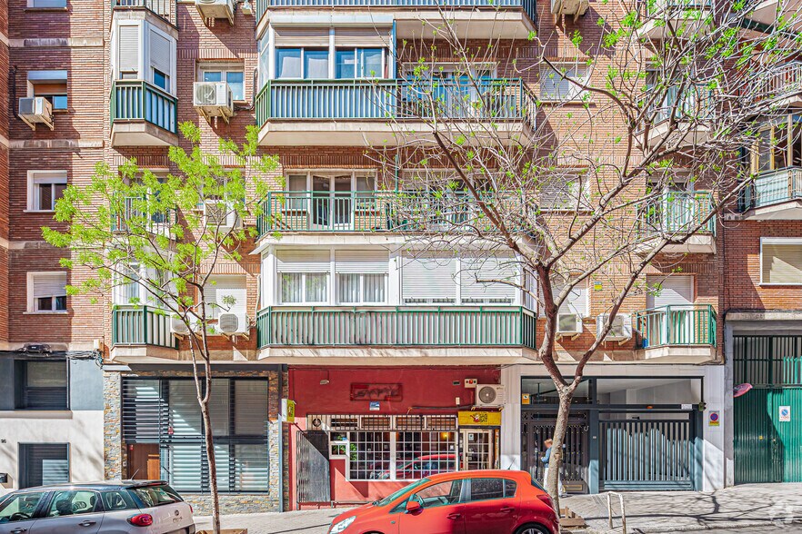 Immeuble residentiel dans Madrid, Madrid à vendre - Photo de l’immeuble – Image 2 sur 2