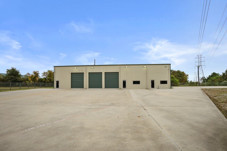 21627 Rhodes Rd, Spring, TX à louer - Photo de l’immeuble – Image 2 sur 16