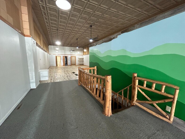 212 N Main St, Ainsworth, NE à vendre - Photo de l’immeuble – Image 3 sur 20