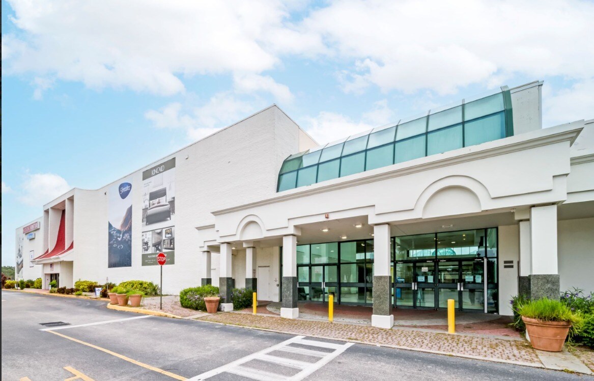 303 US 301st Blvd W, Bradenton, FL à louer Photo principale– Image 1 sur 27