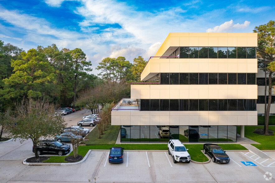 14950 Heathrow Forest Pky, Houston, TX à louer - Photo de l’immeuble – Image 2 sur 16