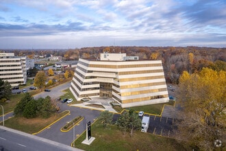 1375 Hwy Trans-Canada, Dorval, QC - VUE AÉRIENNE  vue de carte