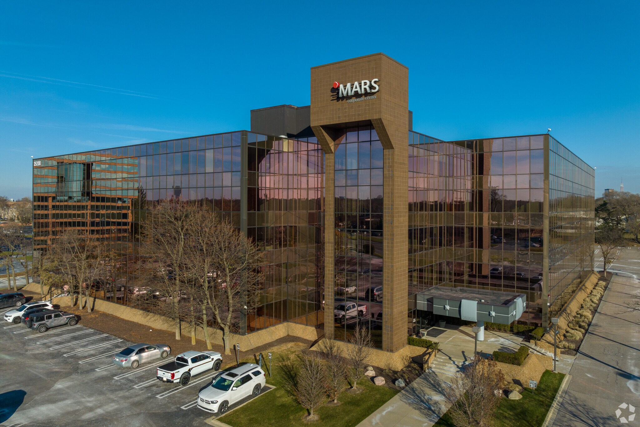 25200 Telegraph Rd, Southfield, MI à louer Photo de l’immeuble– Image 1 sur 29