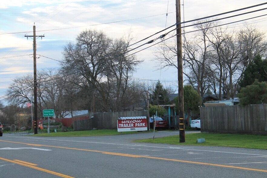 8165-8169 State Highway 99E, Los Molinos, CA à vendre - Photo principale – Image 1 sur 15