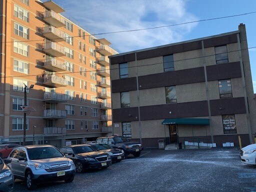 700 N Broad St, Elizabeth, NJ à vendre - Photo de l’immeuble – Image 2 sur 6