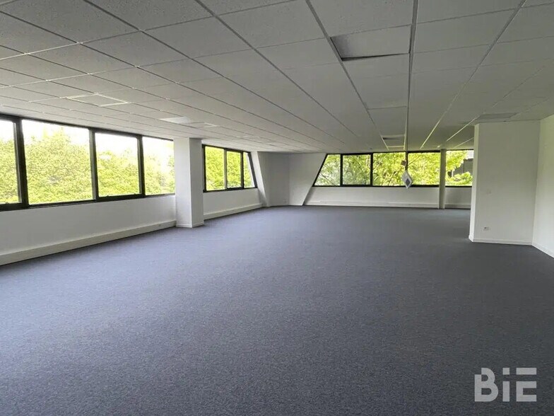 Bureau dans Mérignac à louer - Photo de l’immeuble – Image 3 sur 4