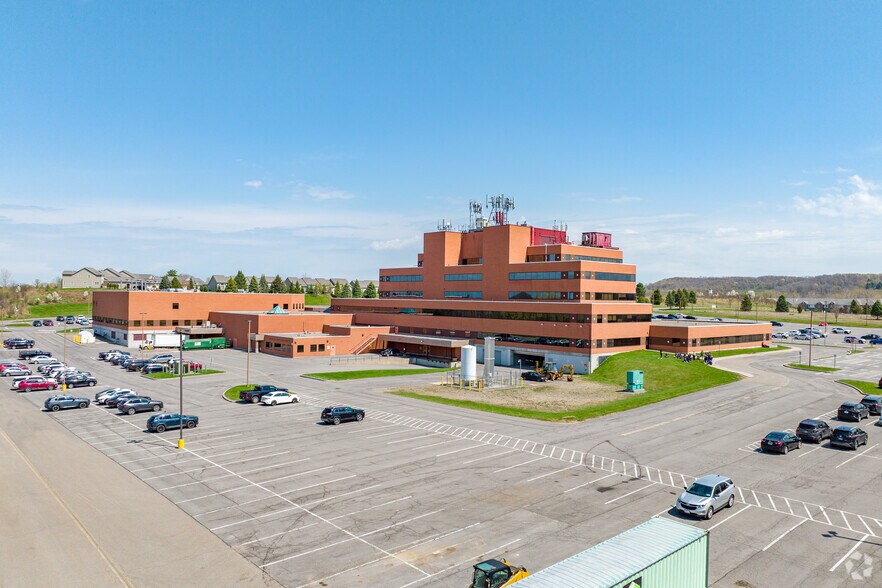 4000-4200 Medical Center Dr, Fayetteville, NY à louer - Photo de l’immeuble – Image 2 sur 6