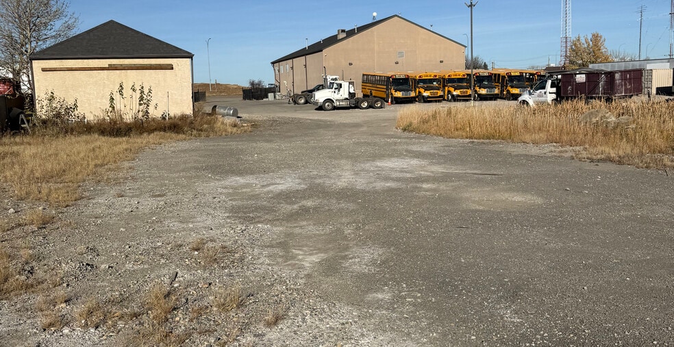 4207 80 Ave NE, Calgary, AB à louer - Photo principale – Image 2 sur 6