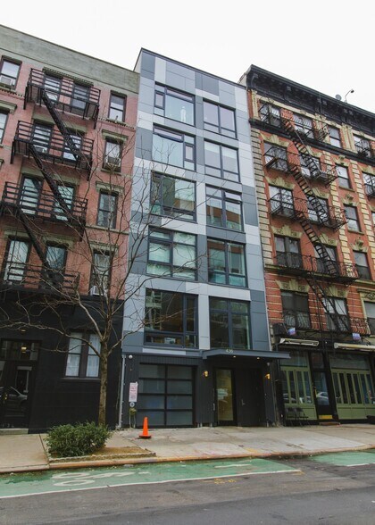 436 & 442 East 13th Street portefeuille de 2 biens à vendre sur LoopNet.fr - Photo de l’immeuble – Image 2 sur 6