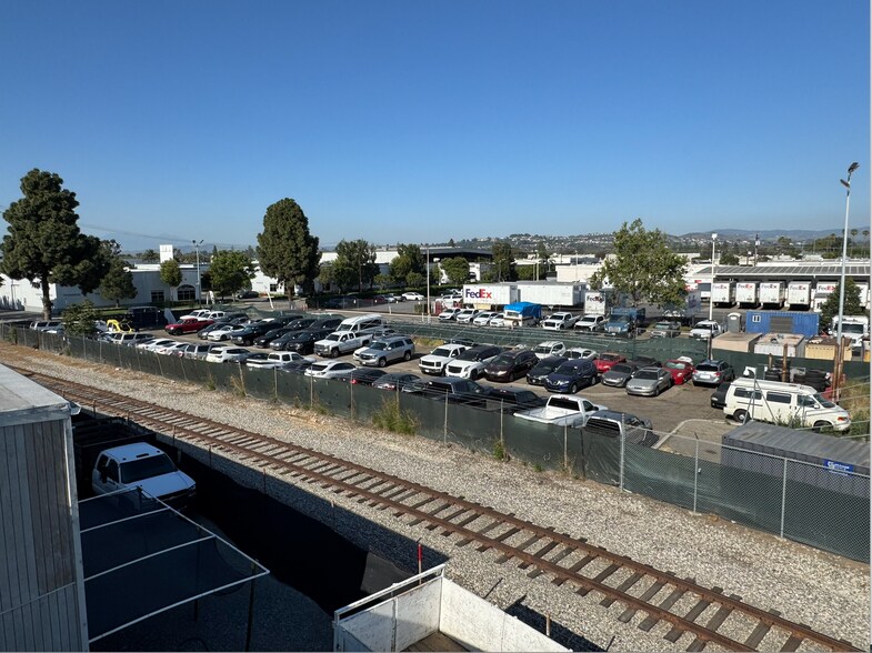400 Grove Avenue, Orange, CA à louer - Photo de l’immeuble – Image 2 sur 2