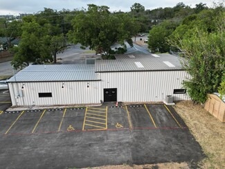 Plus de détails pour 136 W Nacogdoches St, New Braunfels, TX - Industriel/Logistique à vendre