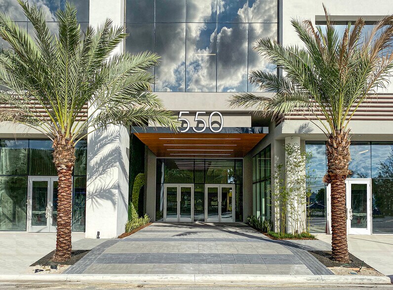 550 S Andrews Ave, Fort Lauderdale, FL à louer - Photo de l’immeuble – Image 3 sur 14