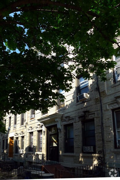 19-23 Linden St, Flushing, NY à vendre - Photo de l’immeuble – Image 3 sur 4