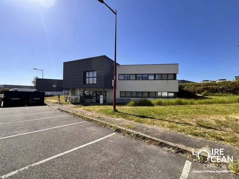 Bureau dans Cholet à louer - Photo de l’immeuble – Image 1 sur 15